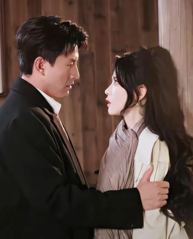 刘萧旭杀青《春和景明》饰演方敬修，首搭林秋奈演绎豪门拉扯爱情 | 现场图