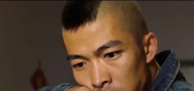章宇《无名之辈》“你脑壳里面装的是屎吗”台词成现象级传播 | 资讯配图