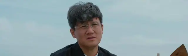 佟悦《金关》演活向修远双面人设，47岁迎来演技高光时刻 | 相关图片