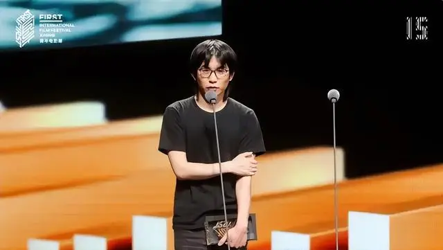 导演张中臣确诊急性淋巴细胞白血病，正在北大国际医院接受化疗 | 现场图